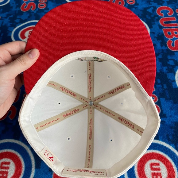 Mitchell and ness Chicago blackhawks SnapBack - Picture 5 of 6